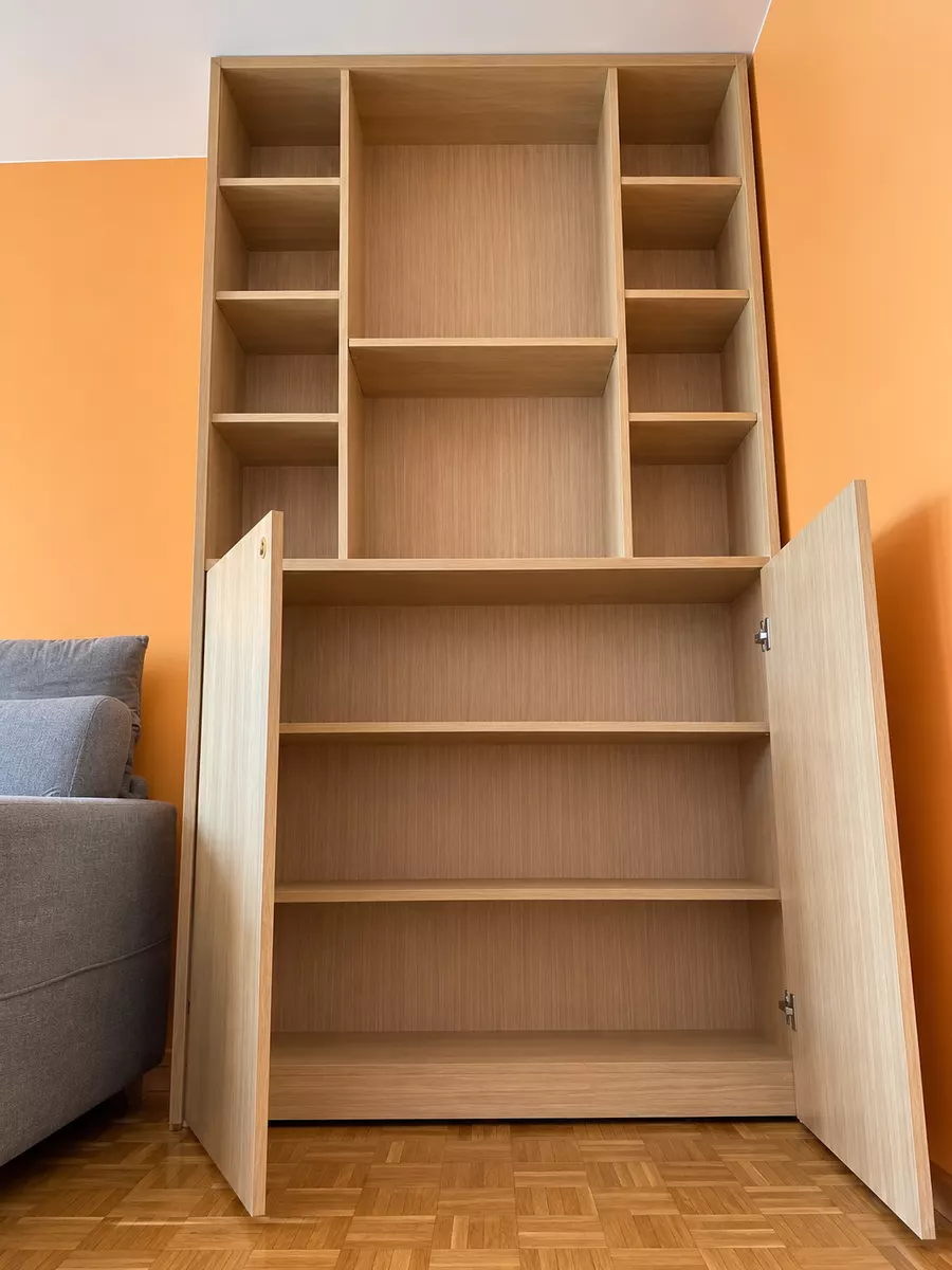 Biblioth&egrave;que sur mesure en contreplaqu&eacute; ch&ecirc;ne